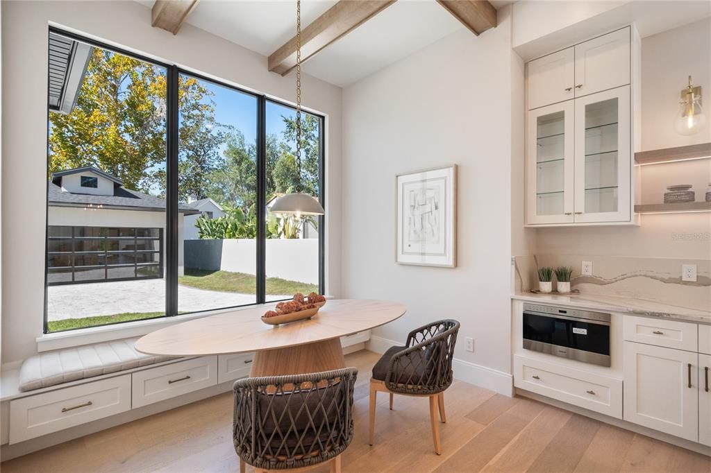 For Sale: $3,895,000 (5 beds, 5 baths, 4520 Square Feet)