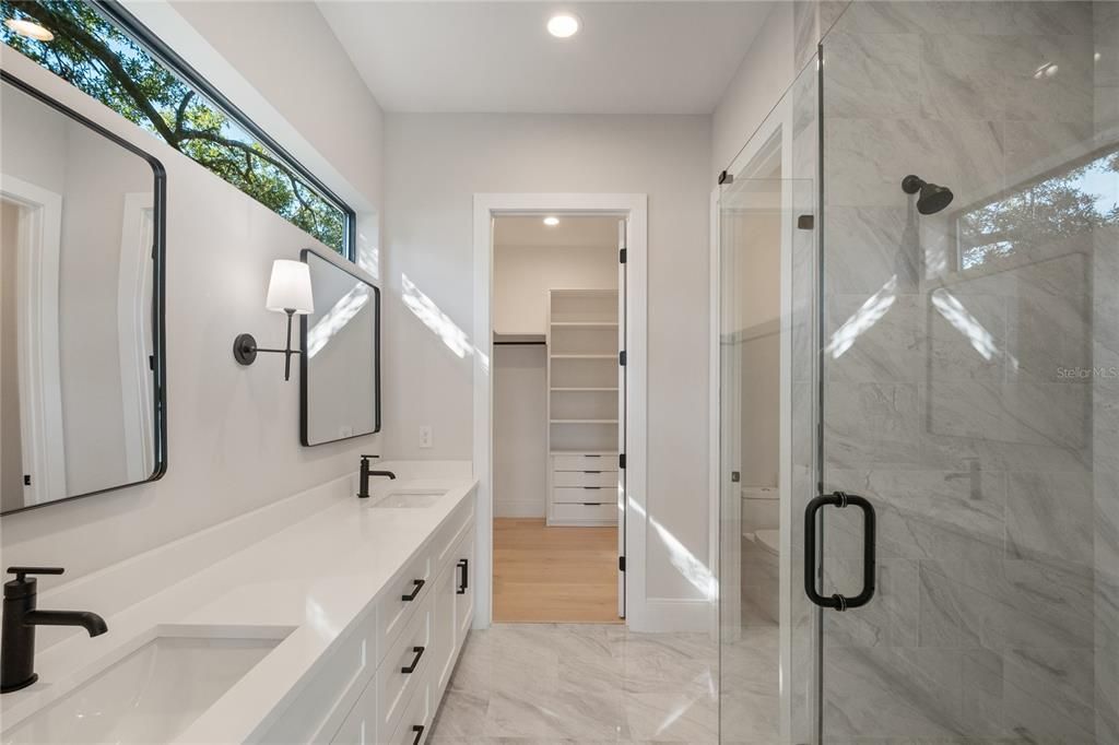 For Sale: $3,895,000 (5 beds, 5 baths, 4520 Square Feet)