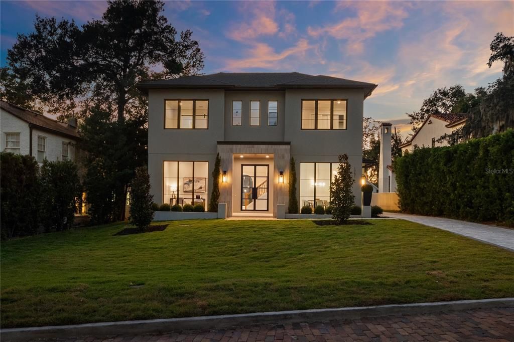 For Sale: $3,895,000 (5 beds, 5 baths, 4520 Square Feet)