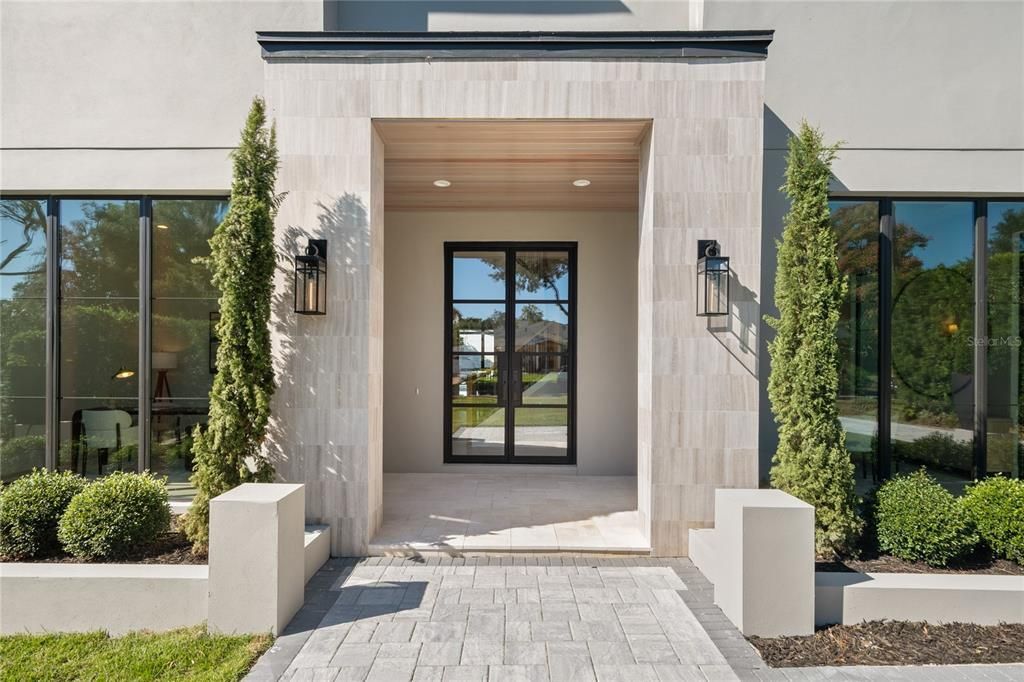 For Sale: $3,895,000 (5 beds, 5 baths, 4520 Square Feet)