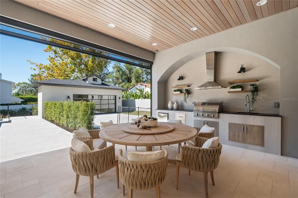 For Sale: $3,895,000 (5 beds, 5 baths, 4520 Square Feet)