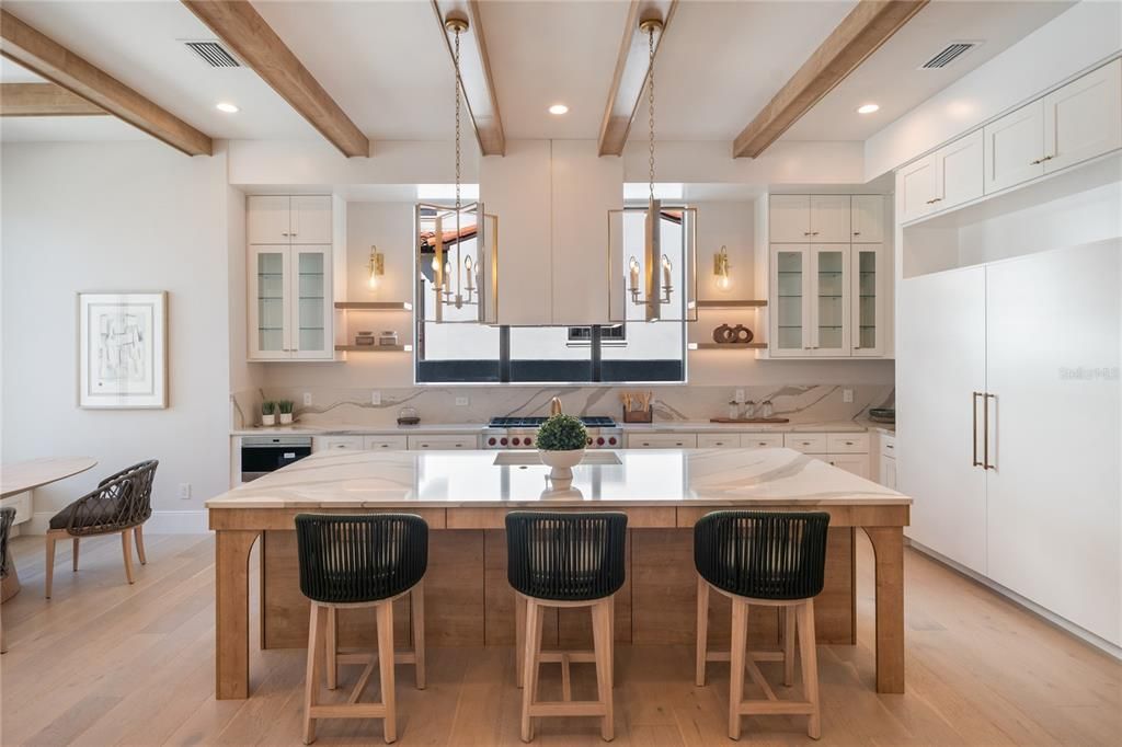 For Sale: $3,895,000 (5 beds, 5 baths, 4520 Square Feet)