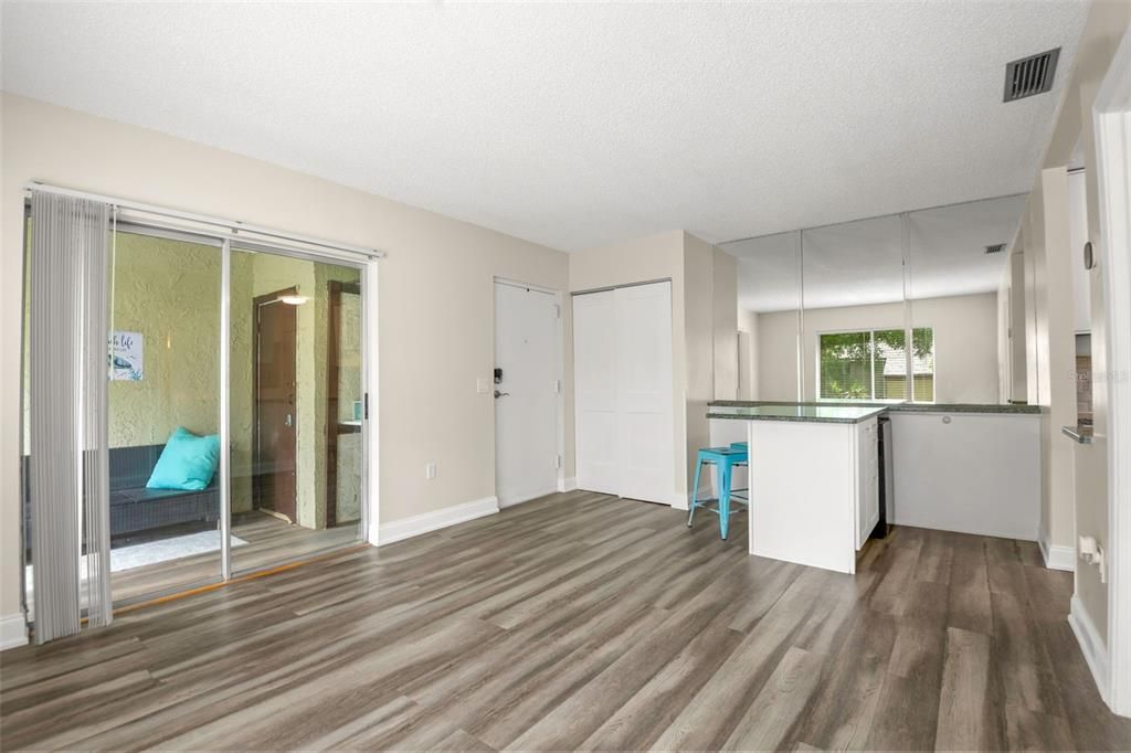 Activo con contrato: $115,000 (1 camas, 1 baños, 480 Pies cuadrados)