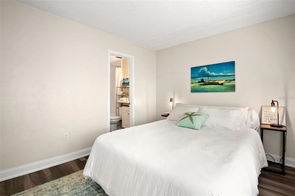 Activo con contrato: $115,000 (1 camas, 1 baños, 480 Pies cuadrados)