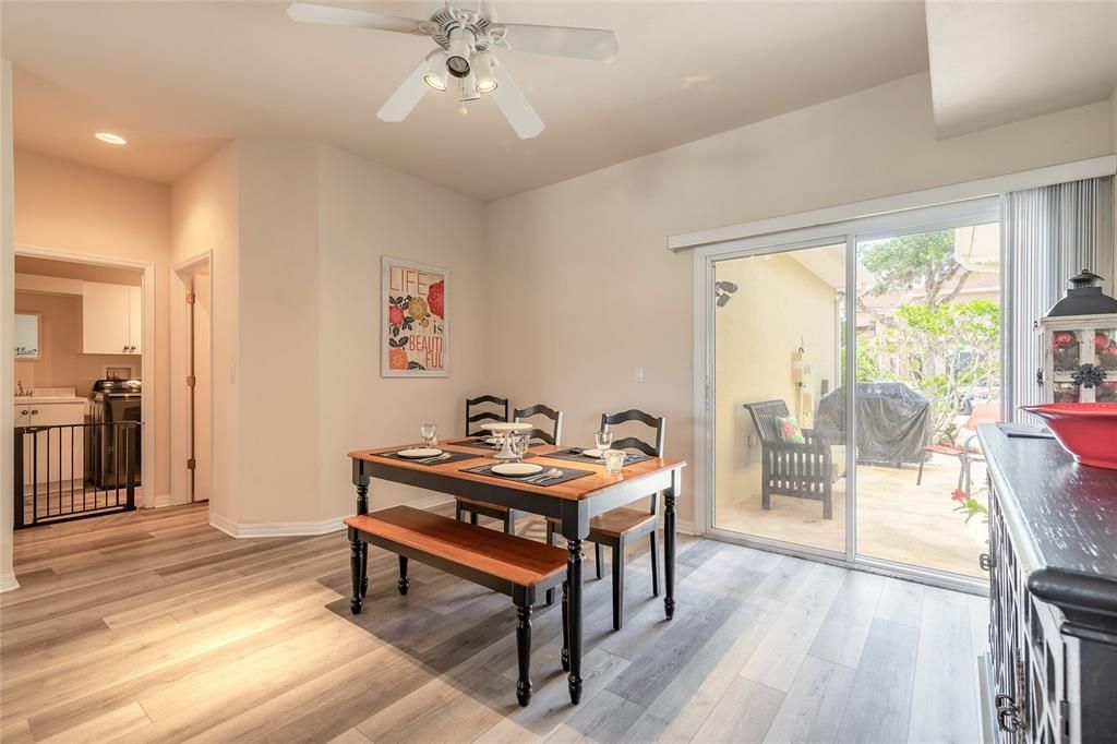 На продажу: $334,999 (2 спален, 2 ванн, 1837 Квадратных фут)