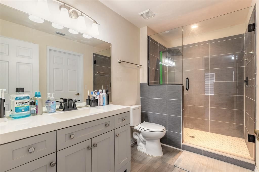 На продажу: $334,999 (2 спален, 2 ванн, 1837 Квадратных фут)