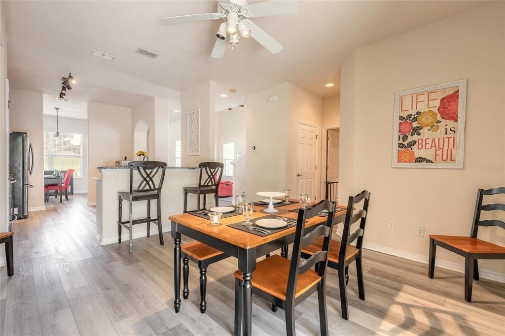 На продажу: $334,999 (2 спален, 2 ванн, 1837 Квадратных фут)