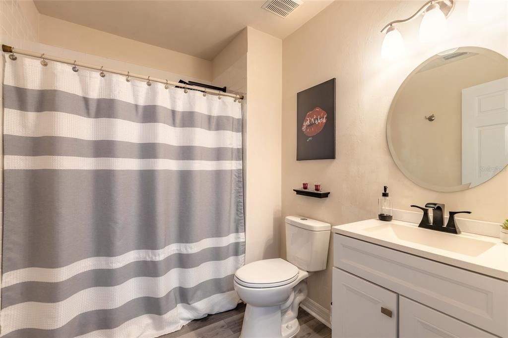 На продажу: $334,999 (2 спален, 2 ванн, 1837 Квадратных фут)