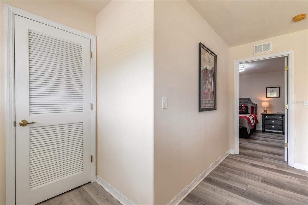 На продажу: $334,999 (2 спален, 2 ванн, 1837 Квадратных фут)