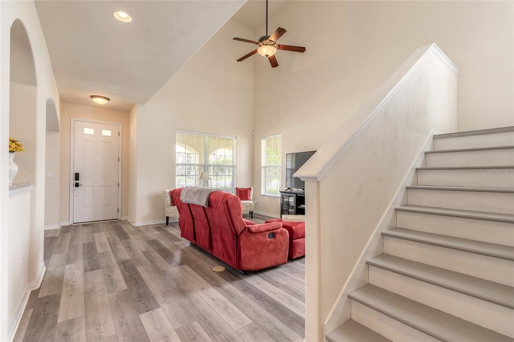 На продажу: $334,999 (2 спален, 2 ванн, 1837 Квадратных фут)