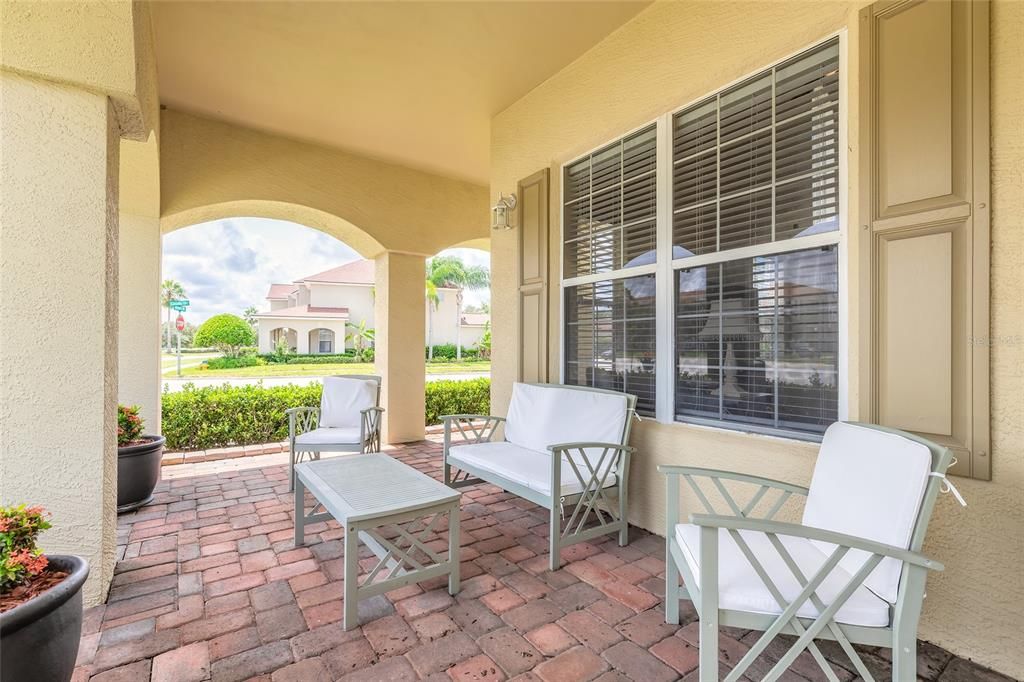 На продажу: $334,999 (2 спален, 2 ванн, 1837 Квадратных фут)