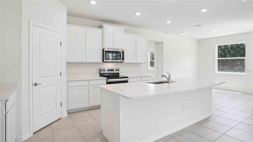 Active With Contract: $479,990 (4 beds, 3 baths, 2768 Square Feet)