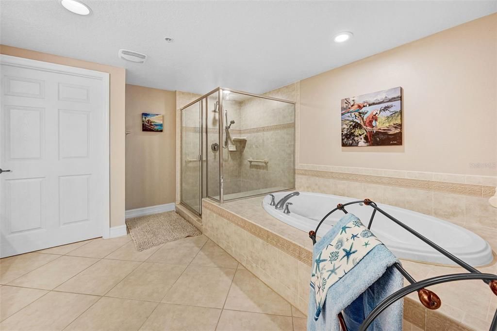 En Venta: $459,900 (3 camas, 2 baños, 2048 Pies cuadrados)