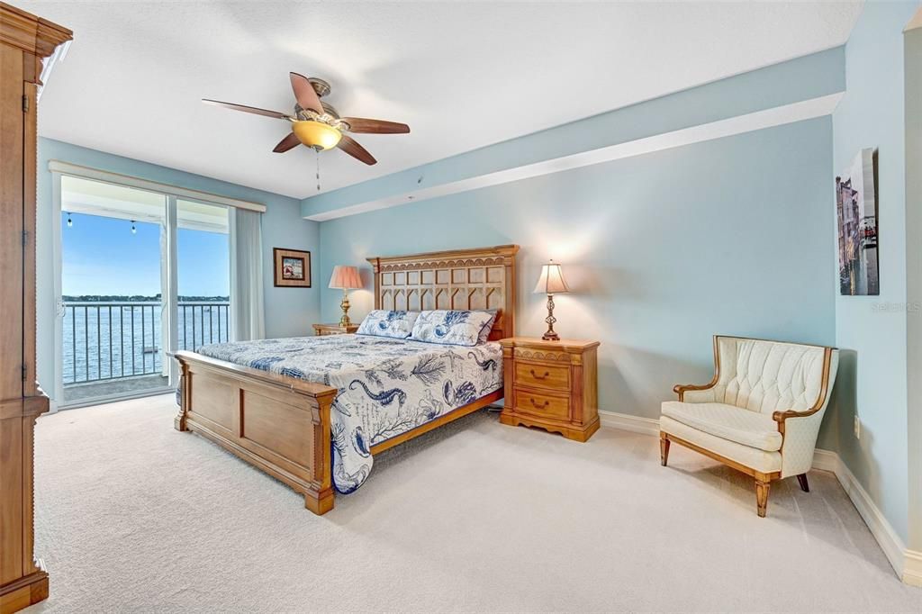 En Venta: $459,900 (3 camas, 2 baños, 2048 Pies cuadrados)