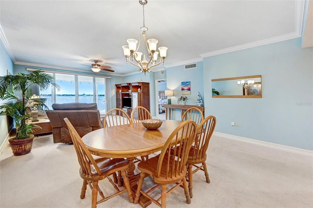 En Venta: $459,900 (3 camas, 2 baños, 2048 Pies cuadrados)