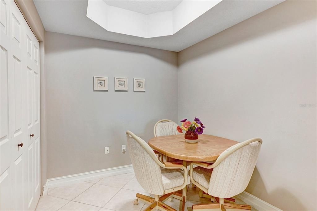 En Venta: $459,900 (3 camas, 2 baños, 2048 Pies cuadrados)