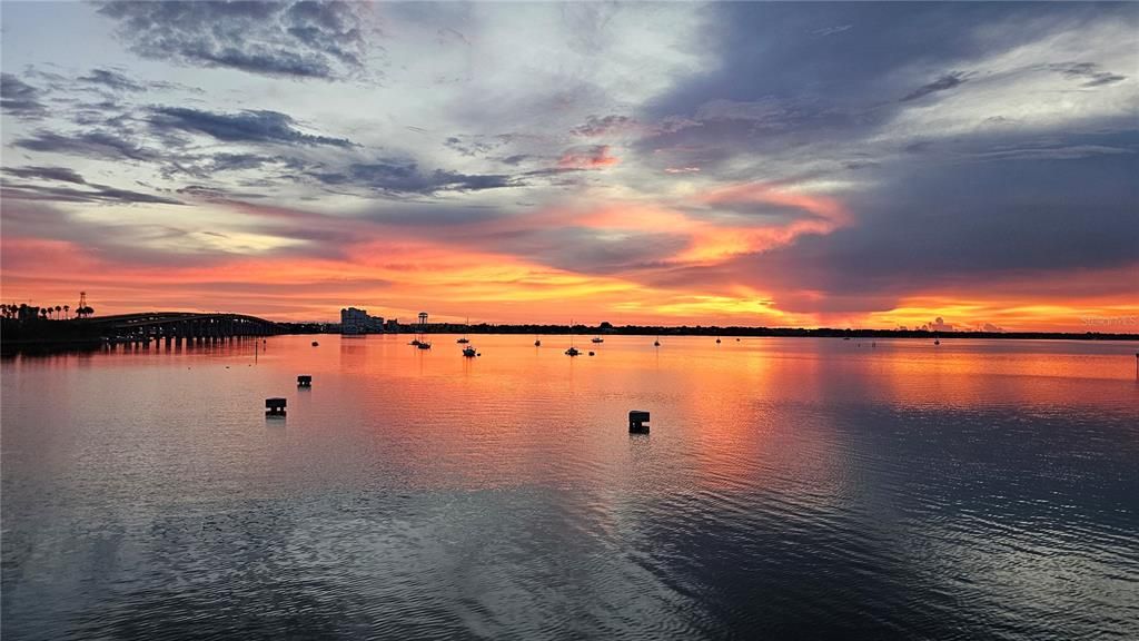 En Venta: $459,900 (3 camas, 2 baños, 2048 Pies cuadrados)