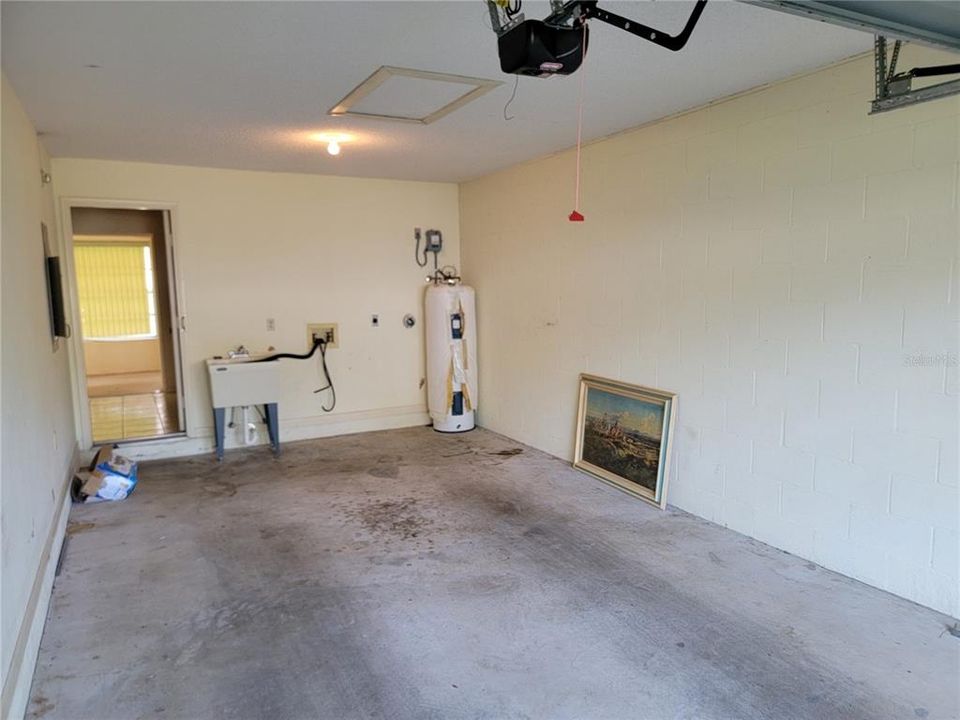 For Sale: $129,000 (2 beds, 2 baths, 1179 Square Feet)