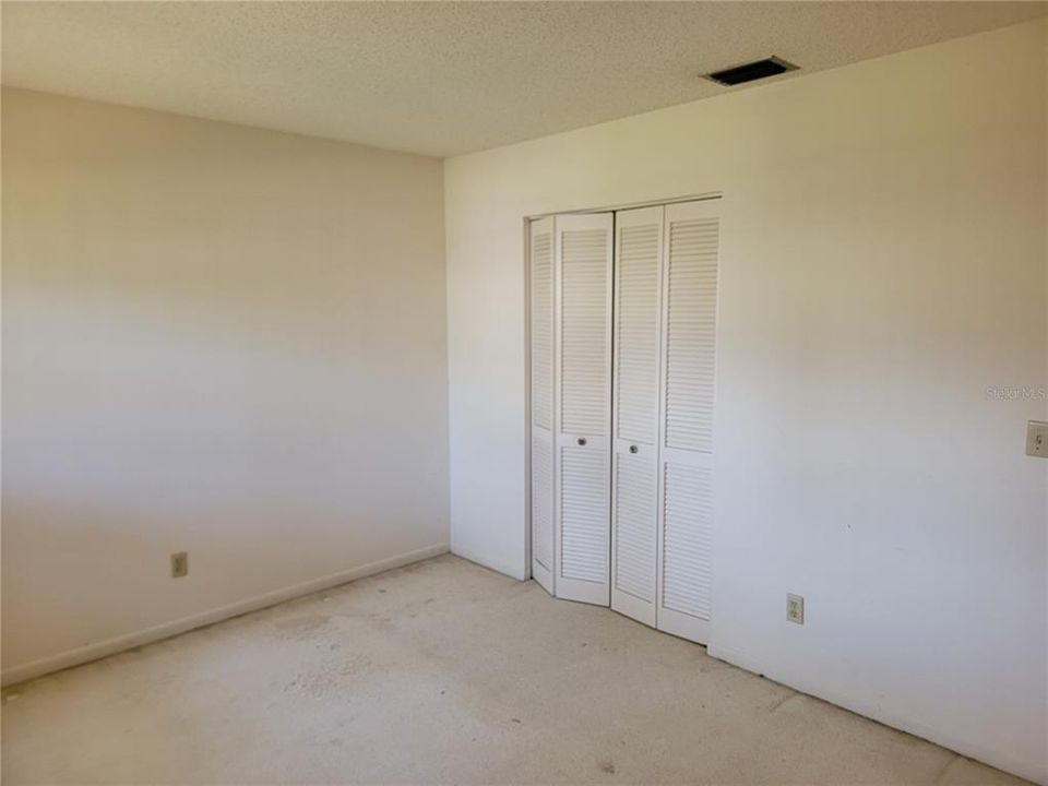 For Sale: $129,000 (2 beds, 2 baths, 1179 Square Feet)