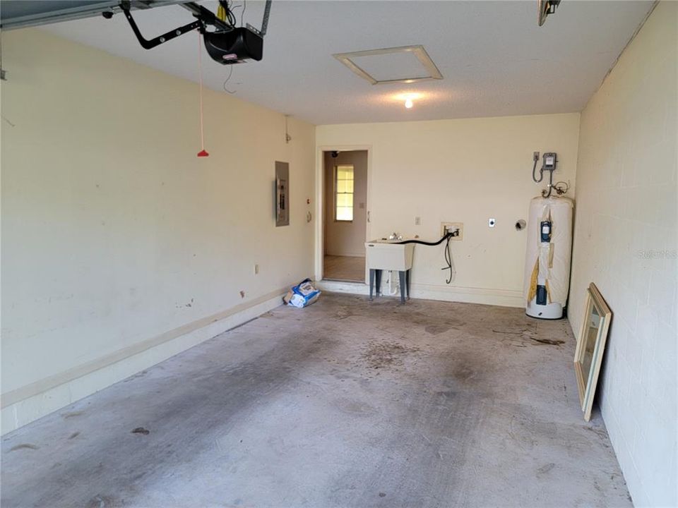 For Sale: $129,000 (2 beds, 2 baths, 1179 Square Feet)