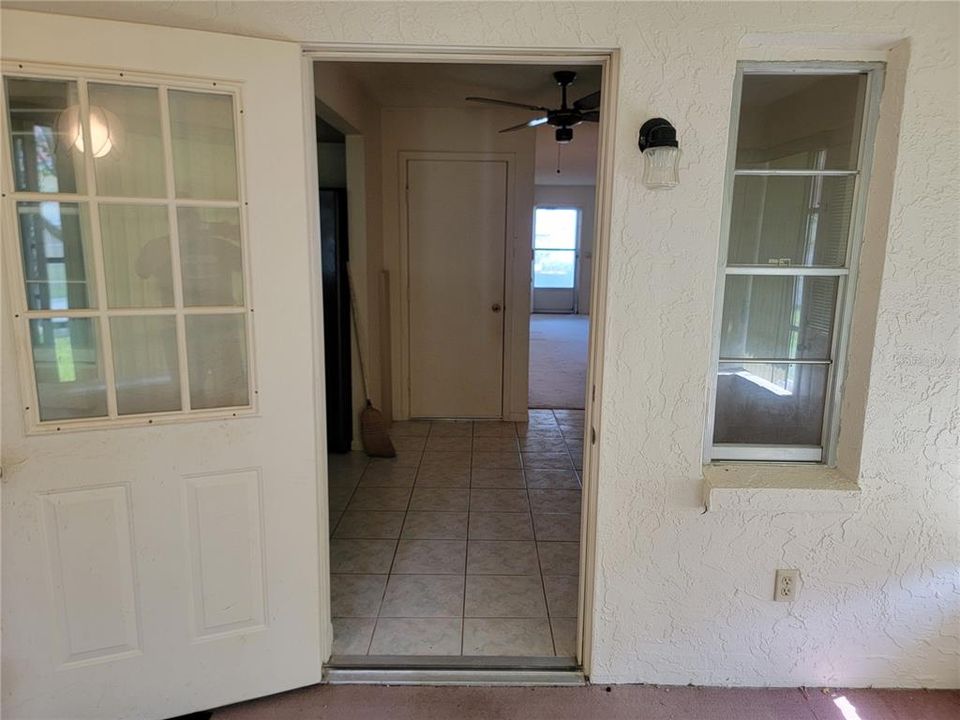 For Sale: $129,000 (2 beds, 2 baths, 1179 Square Feet)