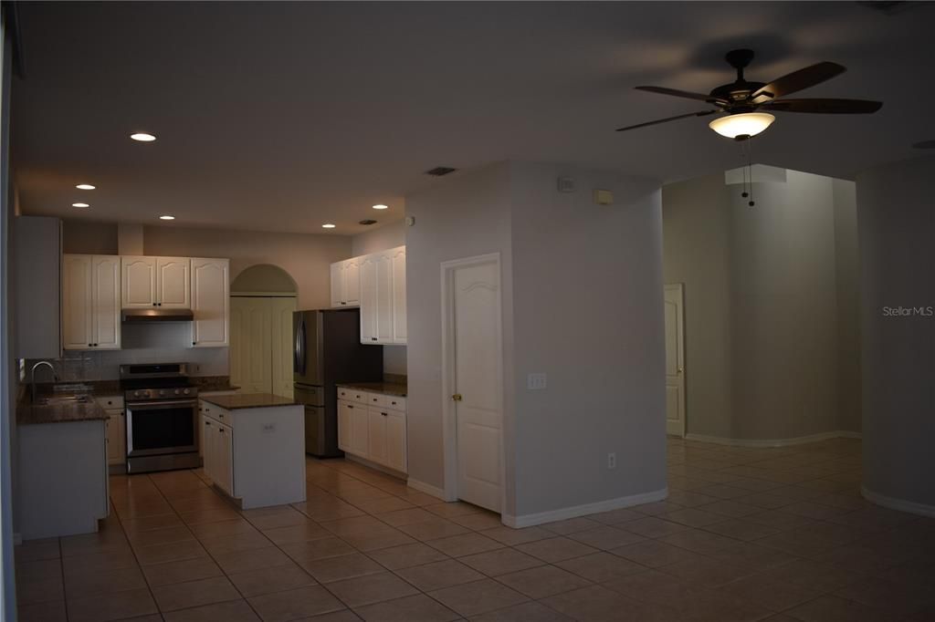 For Rent: $3,400 (4 beds, 2 baths, 2593 Square Feet)
