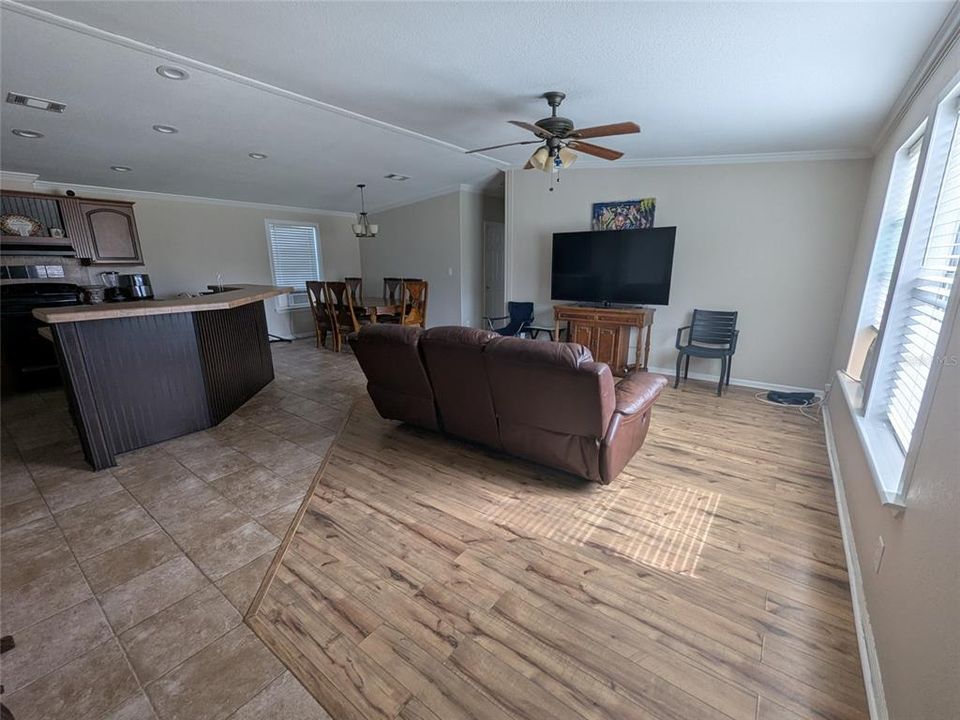 For Sale: $695,000 (3 beds, 2 baths, 1512 Square Feet)