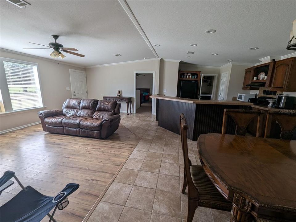 For Sale: $695,000 (3 beds, 2 baths, 1512 Square Feet)