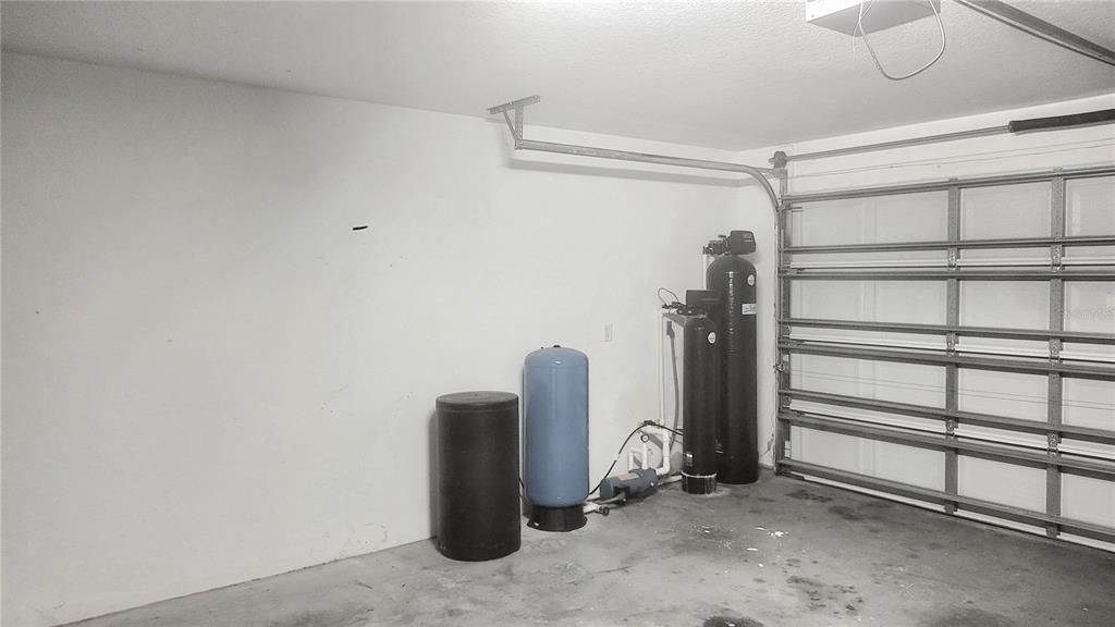 For Sale: $257,900 (4 beds, 2 baths, 1476 Square Feet)