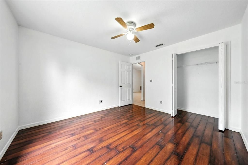 For Sale: $257,900 (4 beds, 2 baths, 1476 Square Feet)