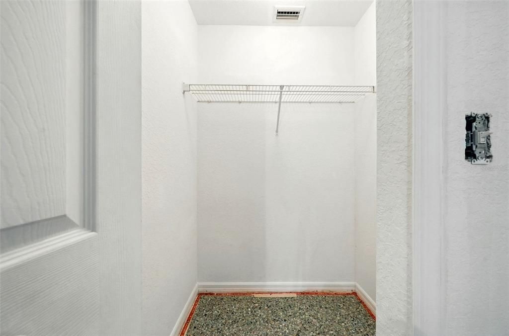 For Sale: $257,900 (4 beds, 2 baths, 1476 Square Feet)