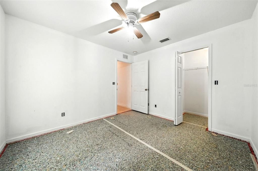 For Sale: $257,900 (4 beds, 2 baths, 1476 Square Feet)