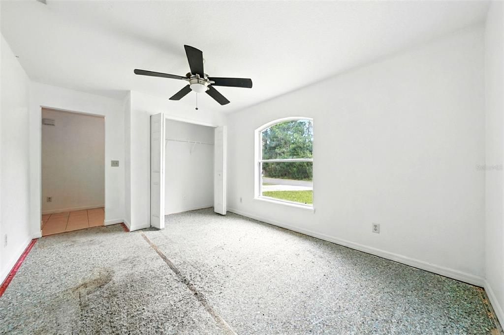 For Sale: $257,900 (4 beds, 2 baths, 1476 Square Feet)