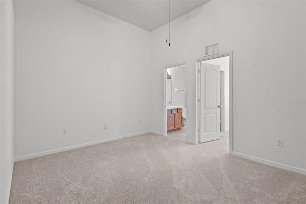 For Sale: $259,900 (2 beds, 2 baths, 1574 Square Feet)