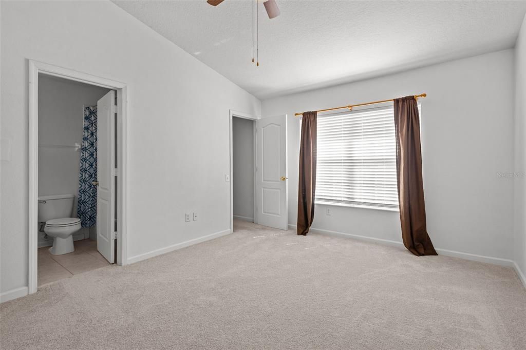 For Sale: $259,900 (2 beds, 2 baths, 1574 Square Feet)