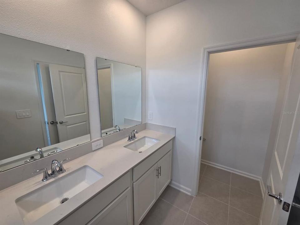 В аренду: $2,500 (3 спален, 2 ванн, 1647 Квадратных фут)