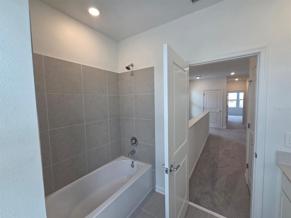 В аренду: $2,500 (3 спален, 2 ванн, 1647 Квадратных фут)