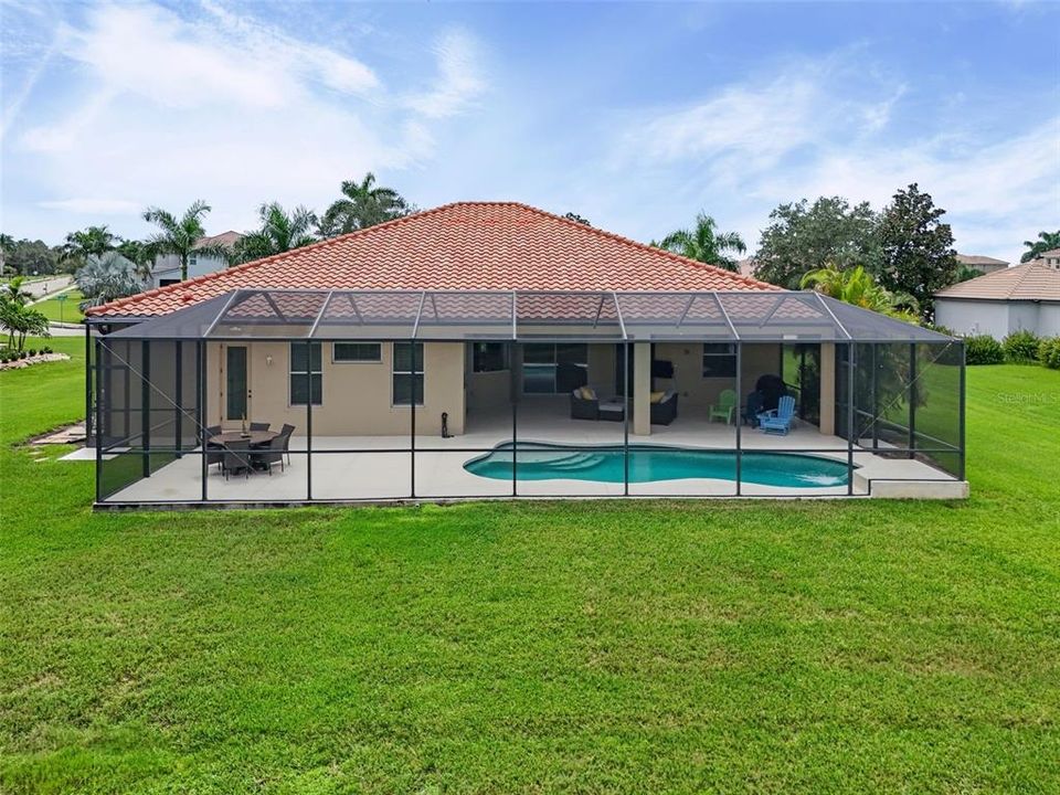 Под контрактом: $899,900 (4 спален, 3 ванн, 3120 Квадратных фут)