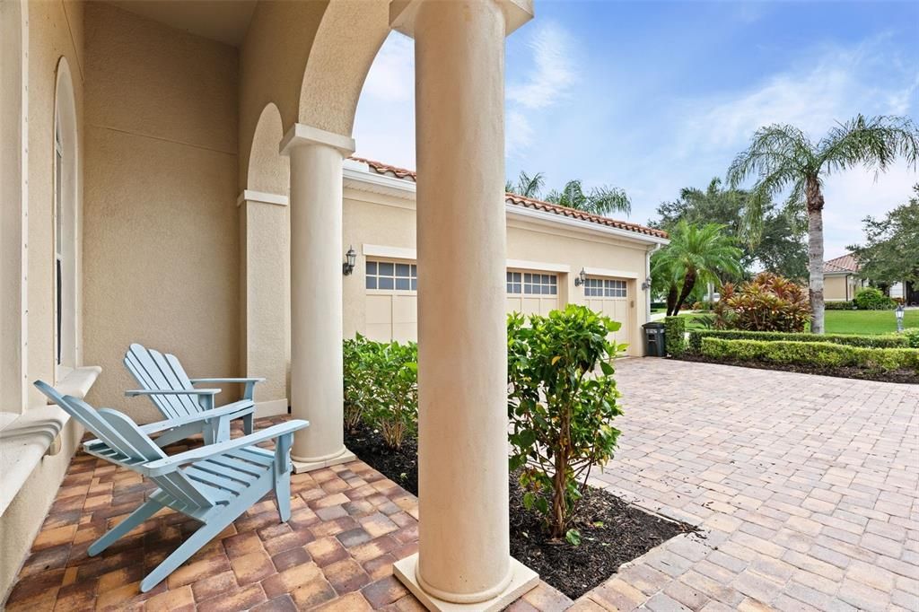 Под контрактом: $899,900 (4 спален, 3 ванн, 3120 Квадратных фут)