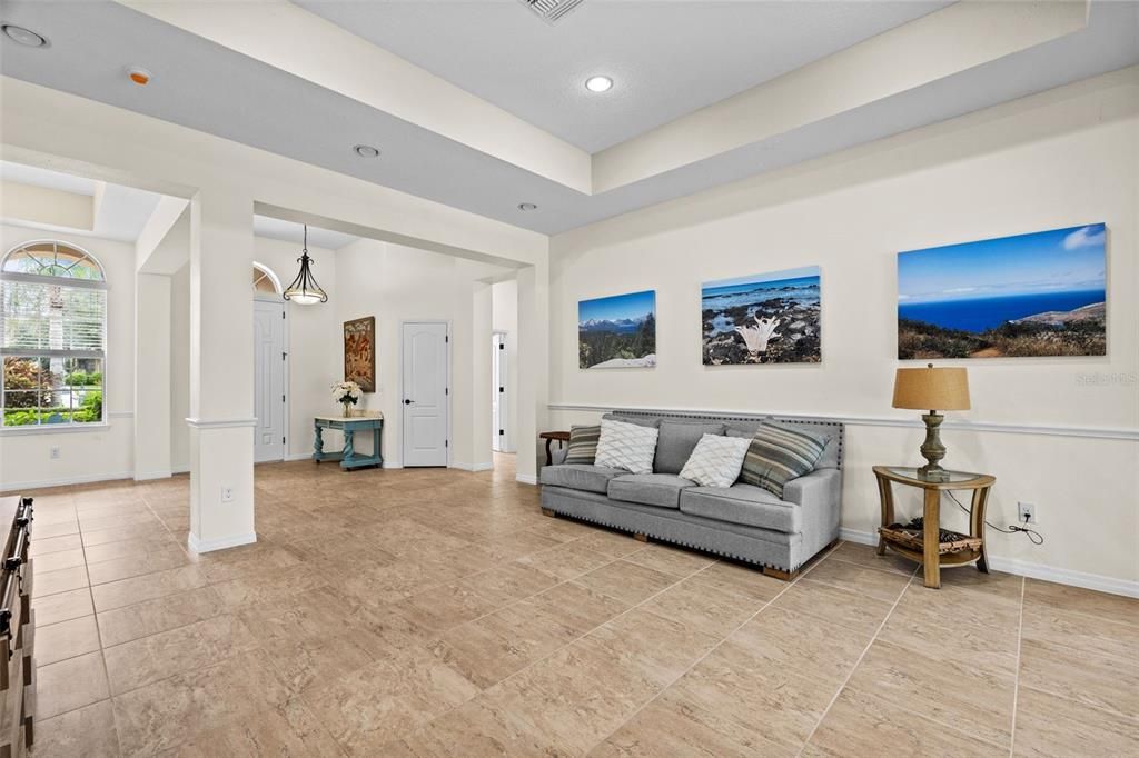 Под контрактом: $899,900 (4 спален, 3 ванн, 3120 Квадратных фут)