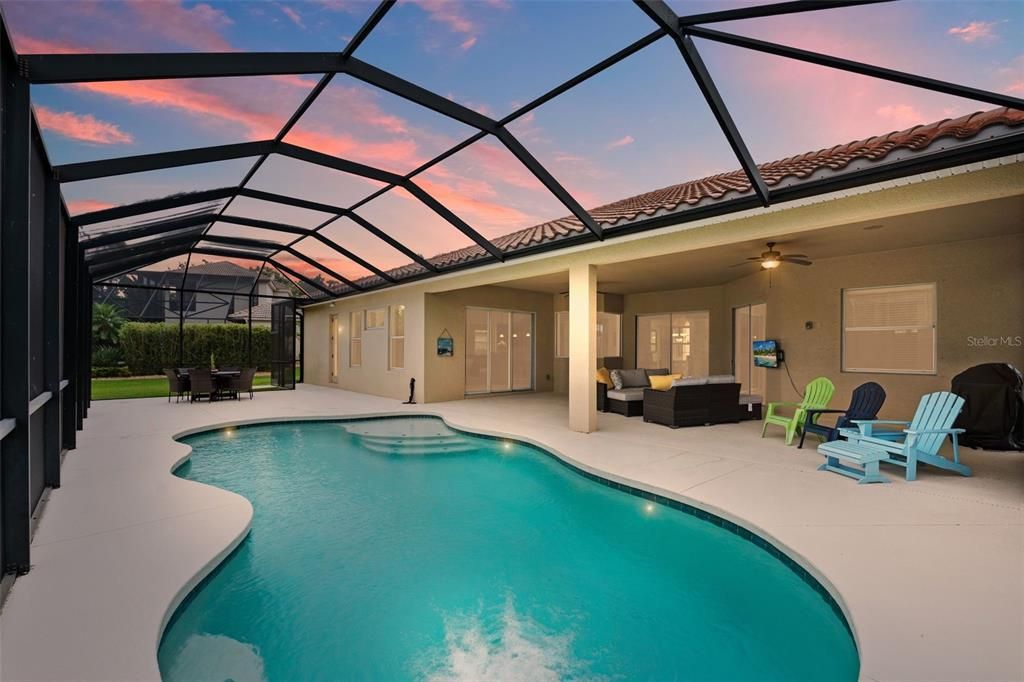 Под контрактом: $899,900 (4 спален, 3 ванн, 3120 Квадратных фут)