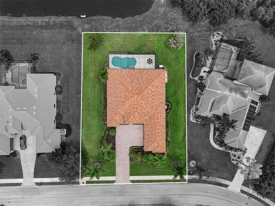 Под контрактом: $899,900 (4 спален, 3 ванн, 3120 Квадратных фут)