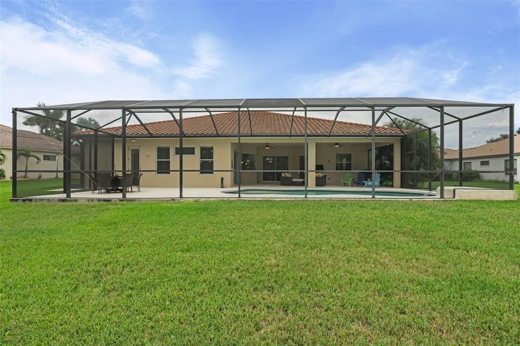 Под контрактом: $899,900 (4 спален, 3 ванн, 3120 Квадратных фут)