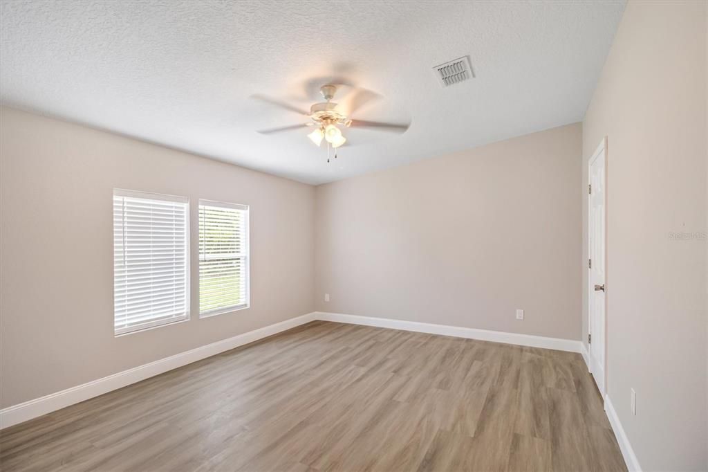 For Sale: $299,000 (3 beds, 2 baths, 1512 Square Feet)