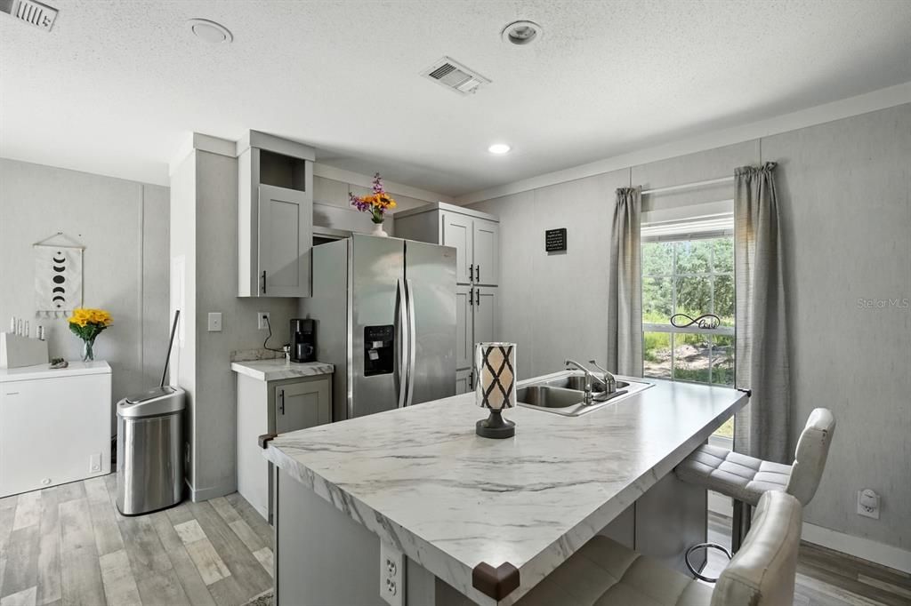 待售: $155,000 (2 贝兹, 2 浴室, 900 平方英尺)