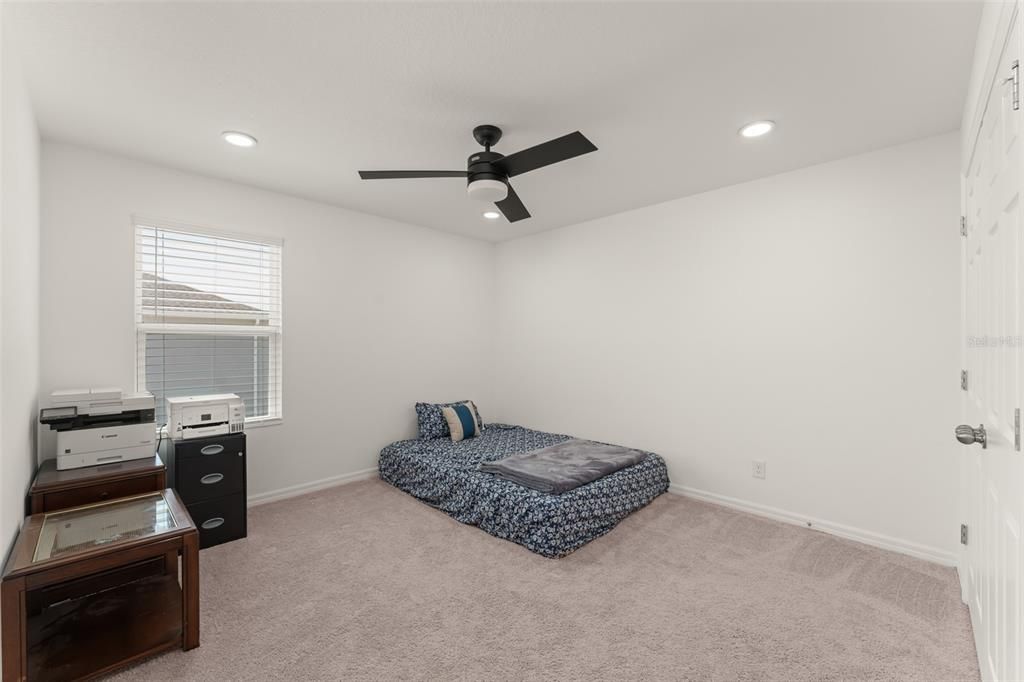 合同活跃: $579,000 (5 贝兹, 3 浴室, 3198 平方英尺)