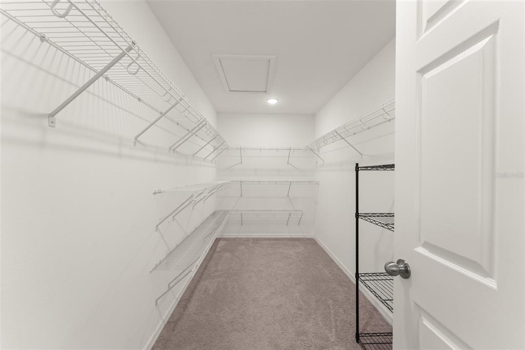 合同活跃: $579,000 (5 贝兹, 3 浴室, 3198 平方英尺)