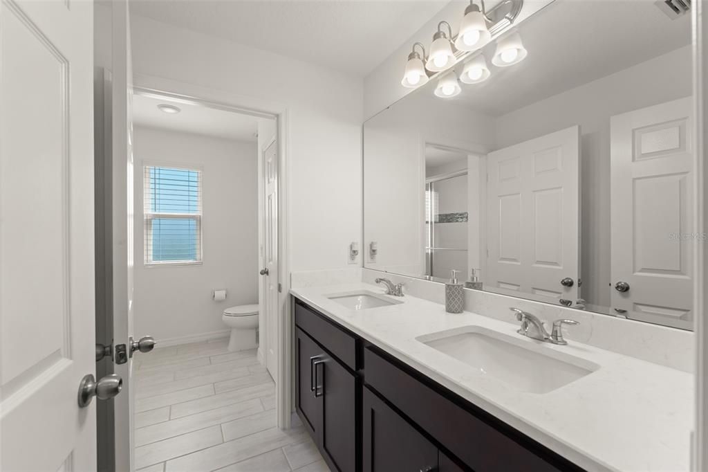 合同活跃: $579,000 (5 贝兹, 3 浴室, 3198 平方英尺)