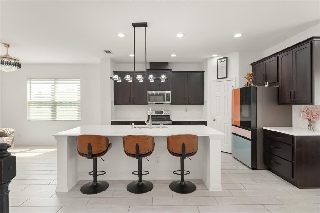 合同活跃: $579,000 (5 贝兹, 3 浴室, 3198 平方英尺)