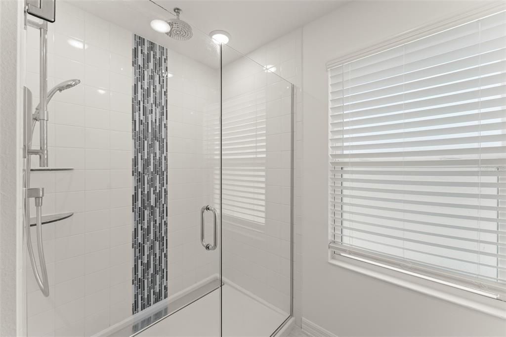 合同活跃: $579,000 (5 贝兹, 3 浴室, 3198 平方英尺)